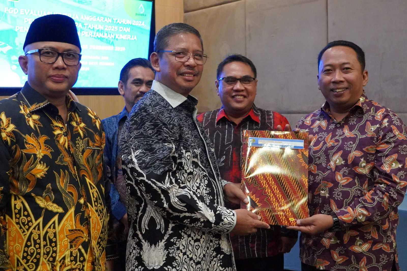 Penyerahan DIPA dan Penandatanganan Perkin 2025 Balai Litbang Agama Jakarta